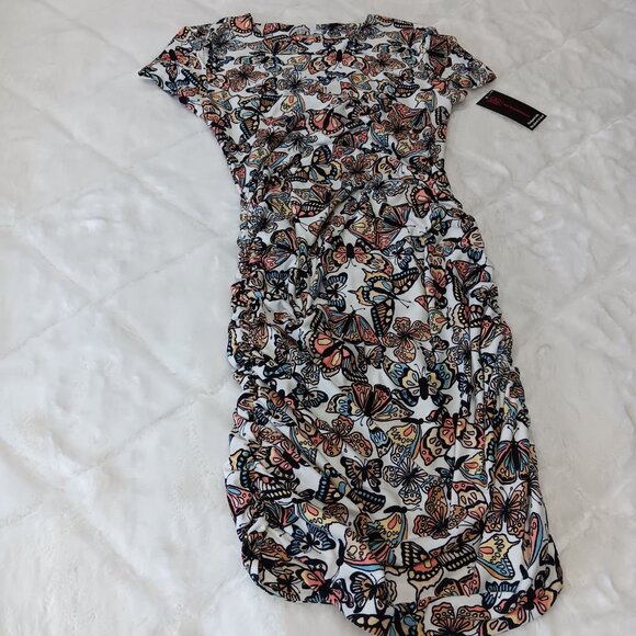 Butterfly pattern side ruched t-shirt dress - Picture 5 of 11